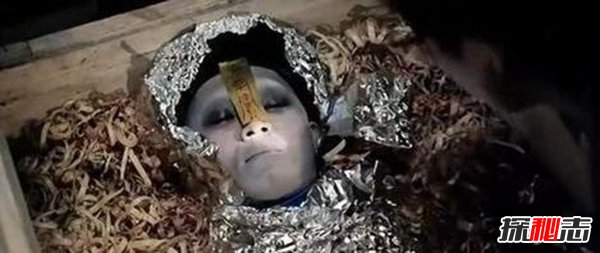 亚洲十大灵异事件,老太太死后三天突然醒来(被借尸还魂)