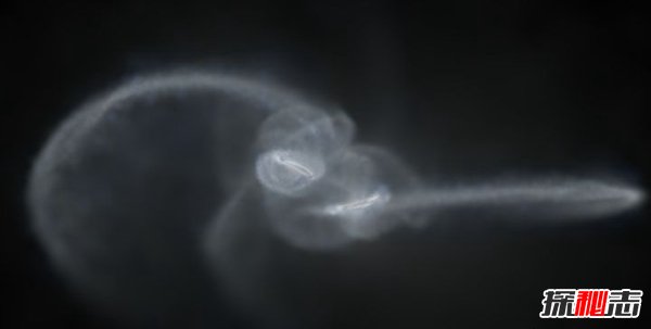 老鼠星系之谜,两个星系竟像老鼠一样在宇宙中追赶